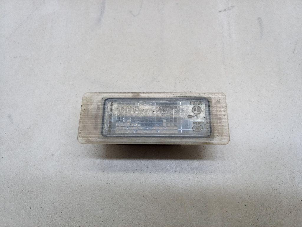 Фонарь подсветки номера