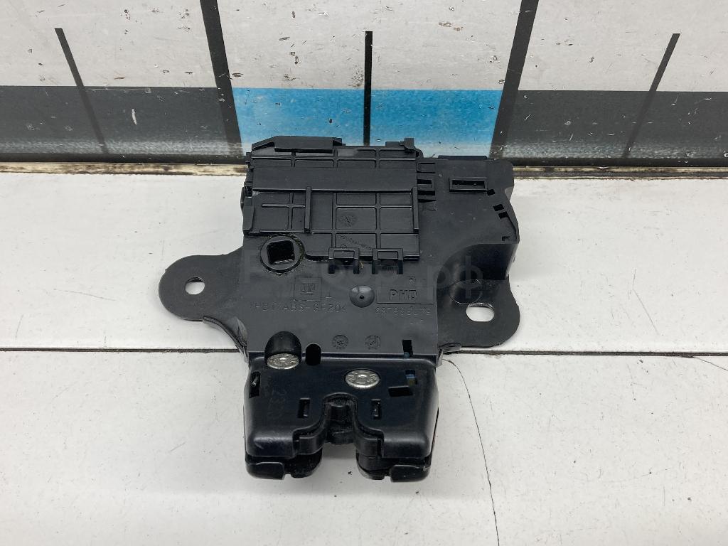 Замок багажника