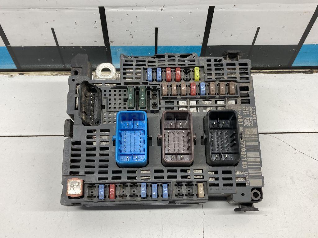 Блок предохранителей