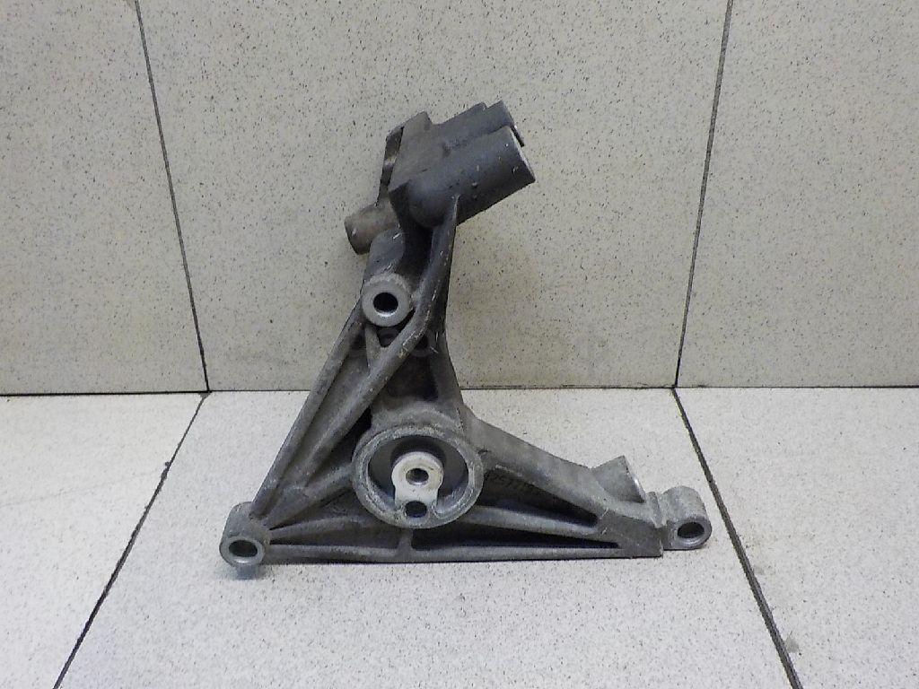 Кронштейн генератора