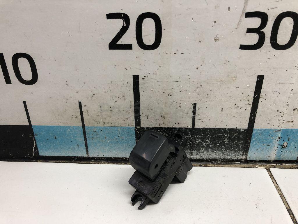 Кнопка стеклоподъемника