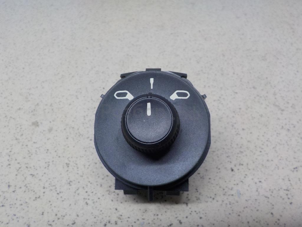 Переключатель регулировки зеркала