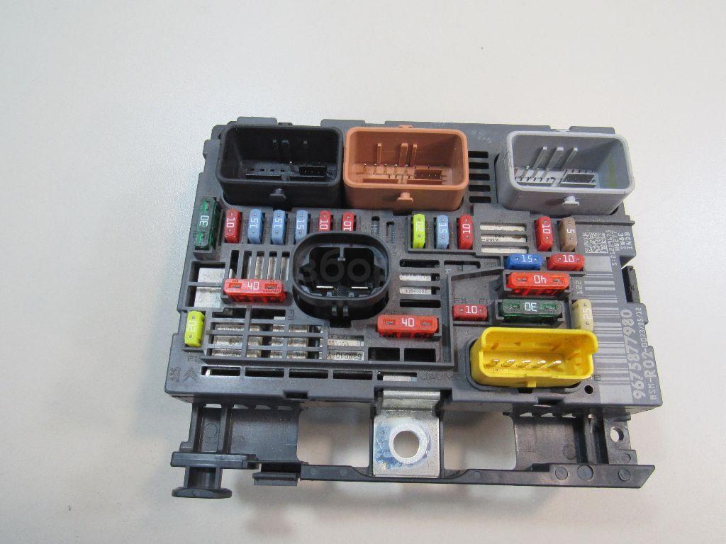 Блок предохранителей