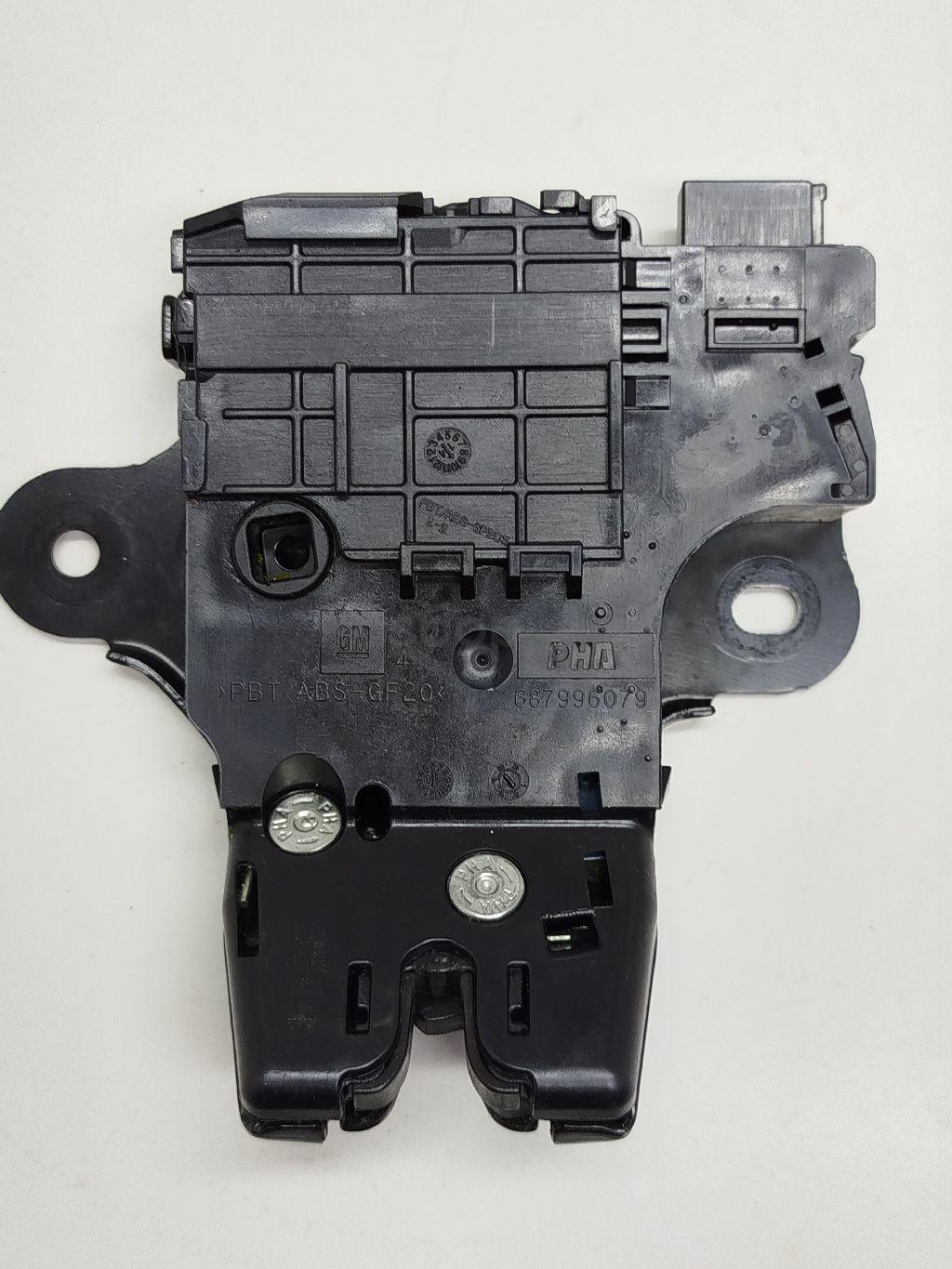 Замок багажника