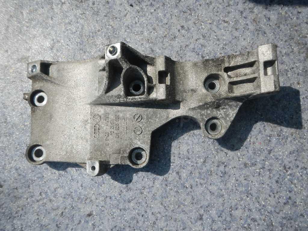 Кронштейн генератора