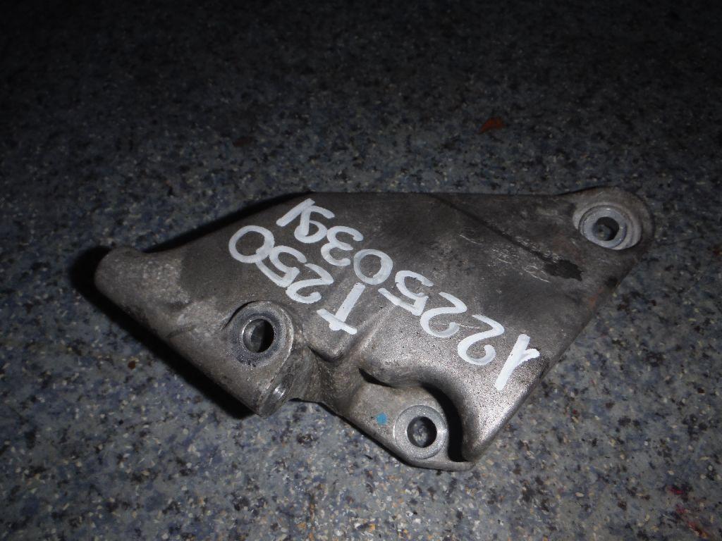 Кронштейн генератора