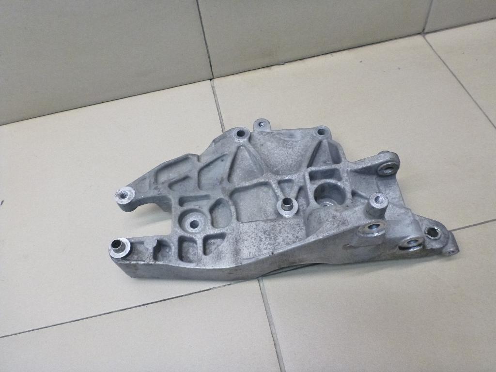 Кронштейн генератора