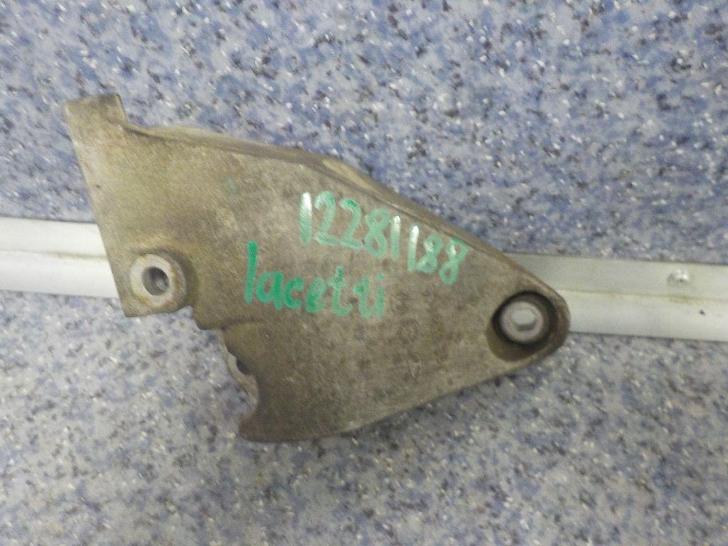 Кронштейн генератора