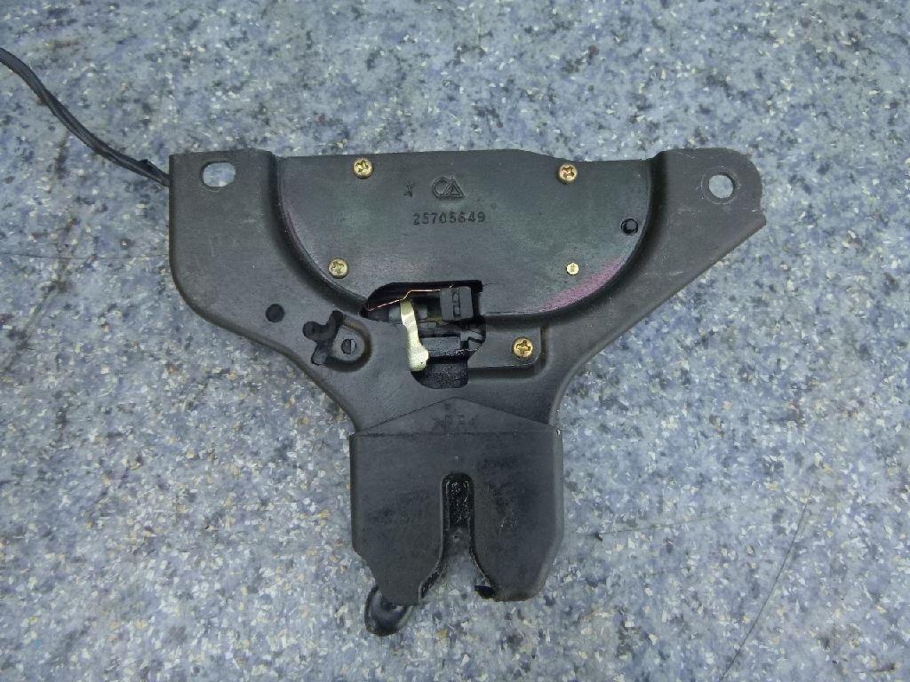 Замок багажника