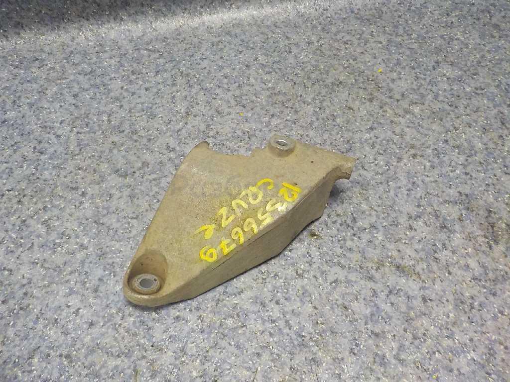 Кронштейн генератора