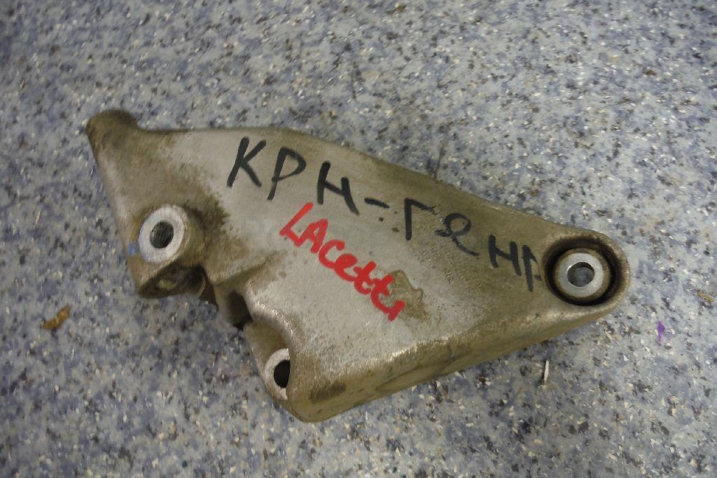 Кронштейн генератора