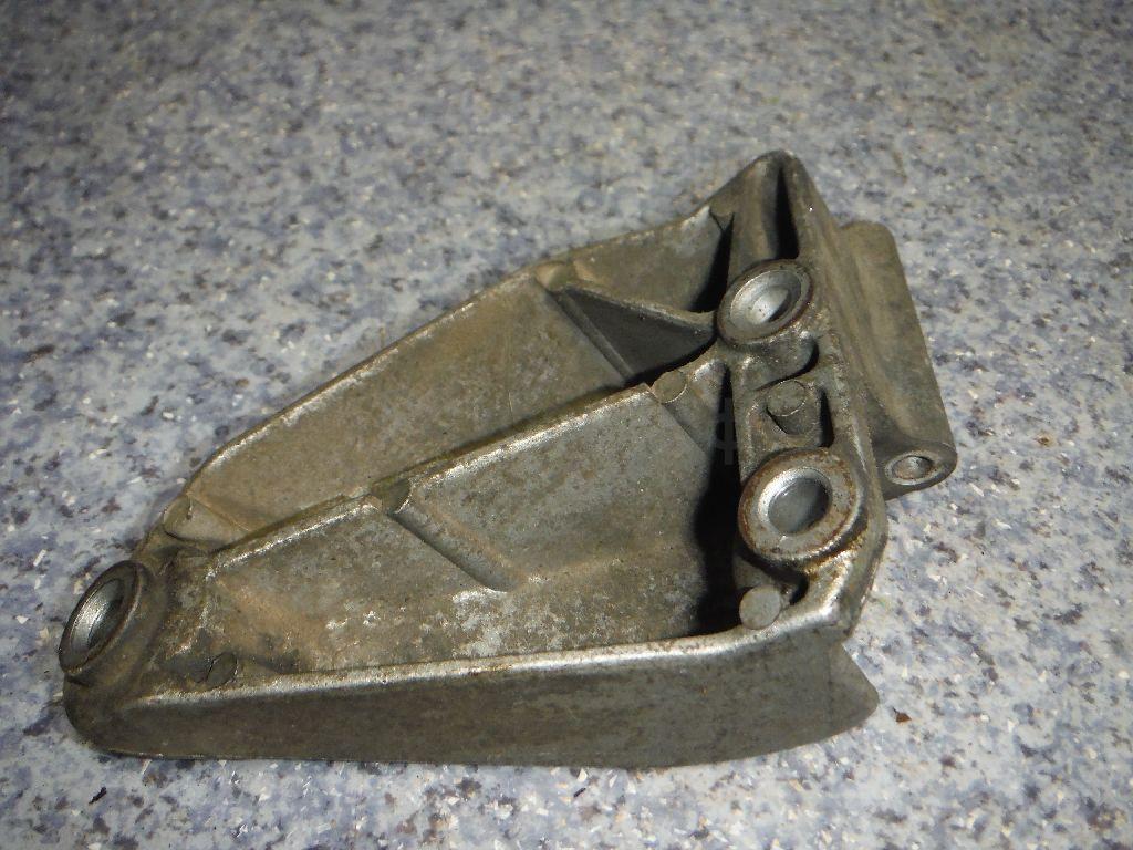 Кронштейн генератора