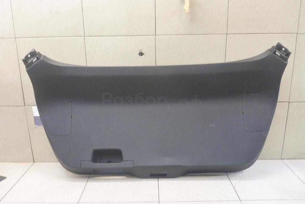 Обшивка двери багажника