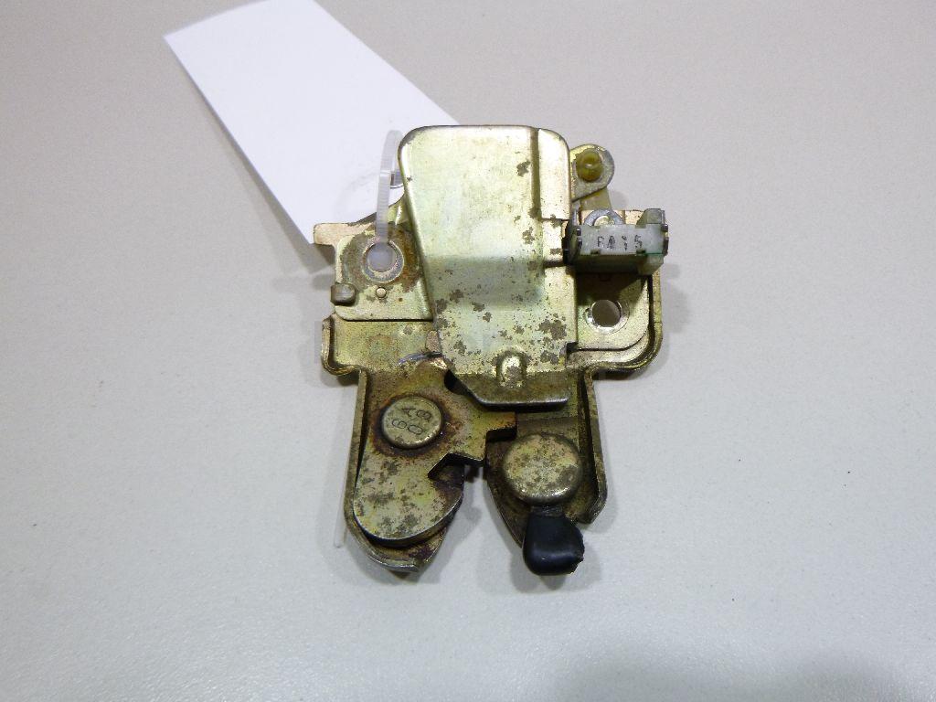 Замок багажника