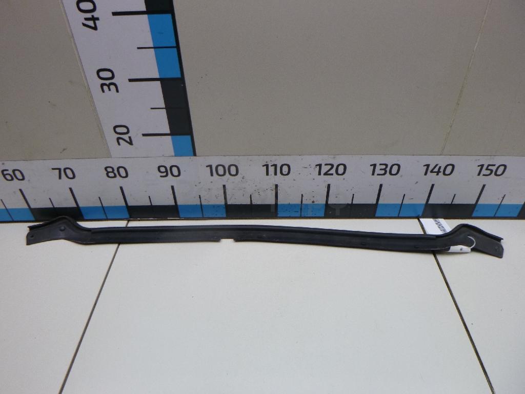 Уплотнитель капота