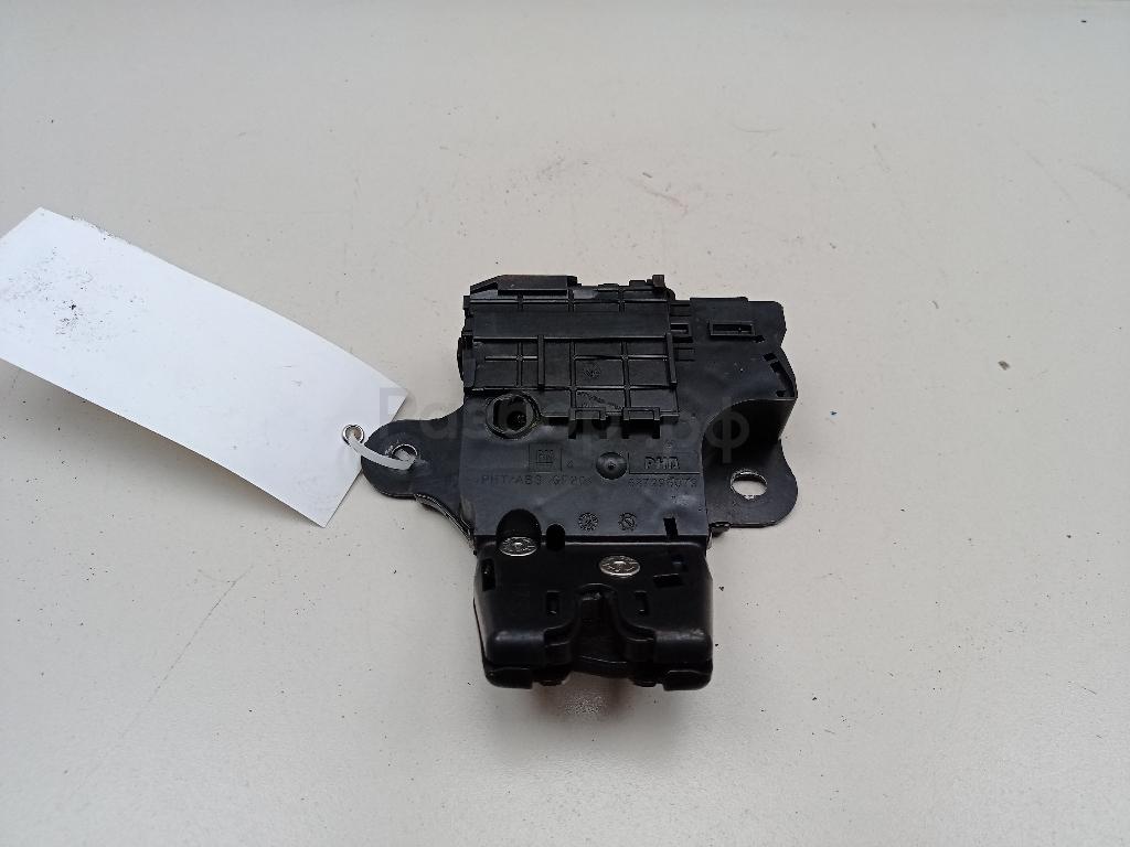 Замок багажника