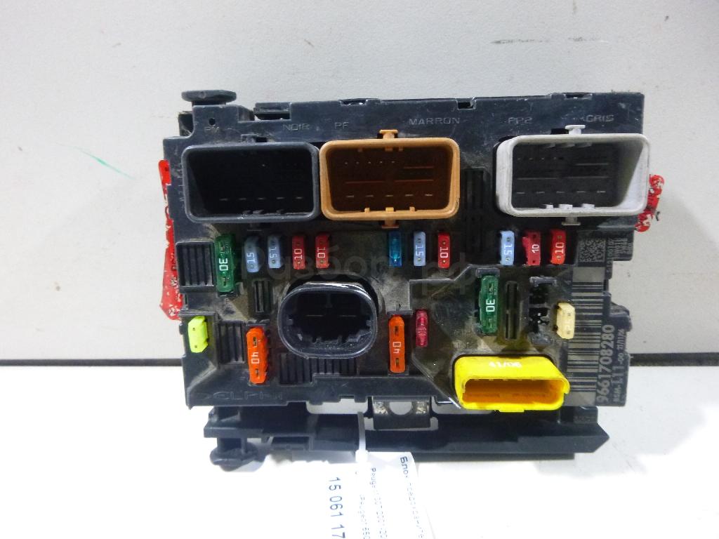 Блок предохранителей