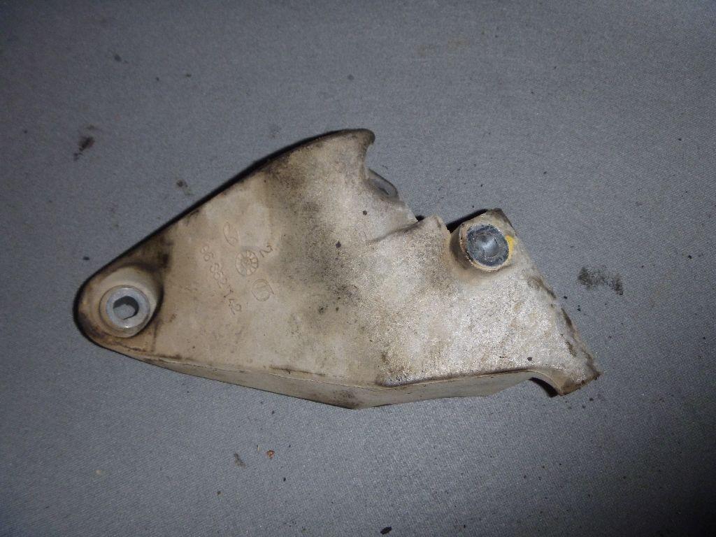 Кронштейн генератора