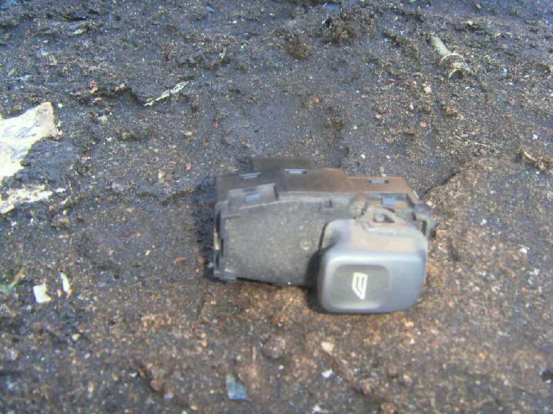 Кнопка стеклоподъемника