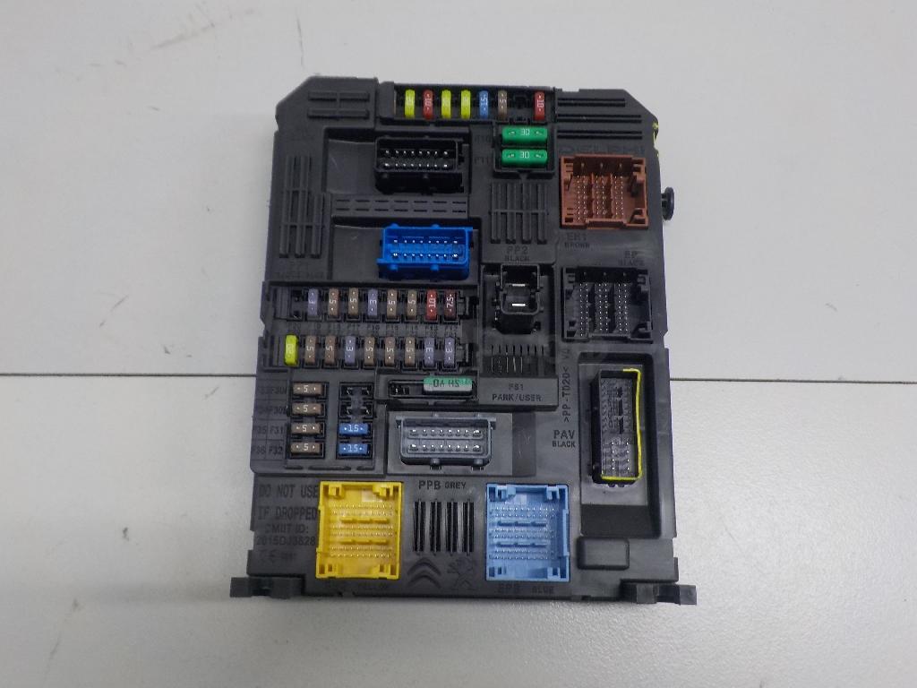 Блок предохранителей