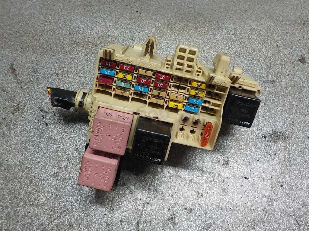 Блок предохранителей