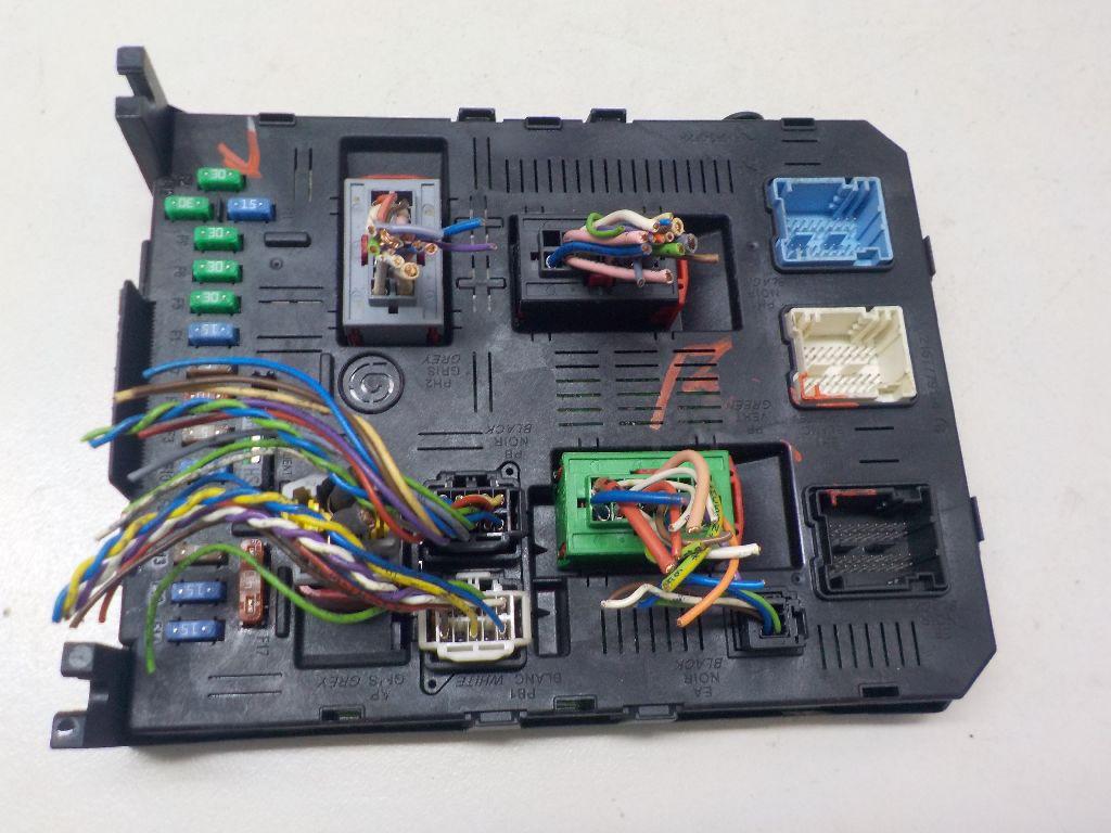 Блок предохранителей