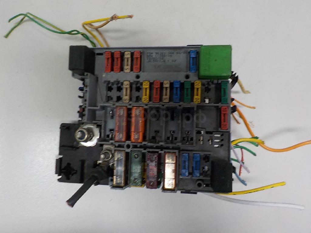 Блок предохранителей