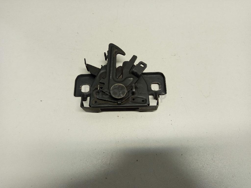 Замок капота