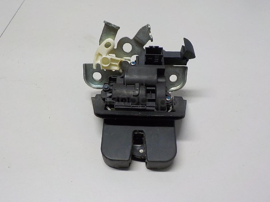 Замок багажника