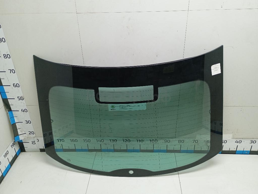 Стекло двери багажника