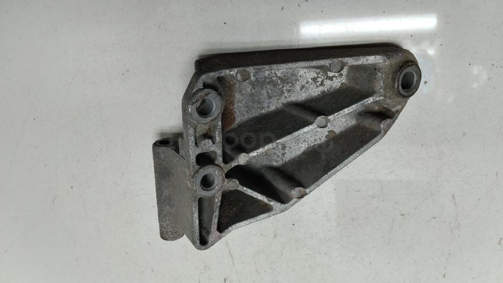 Кронштейн генератора