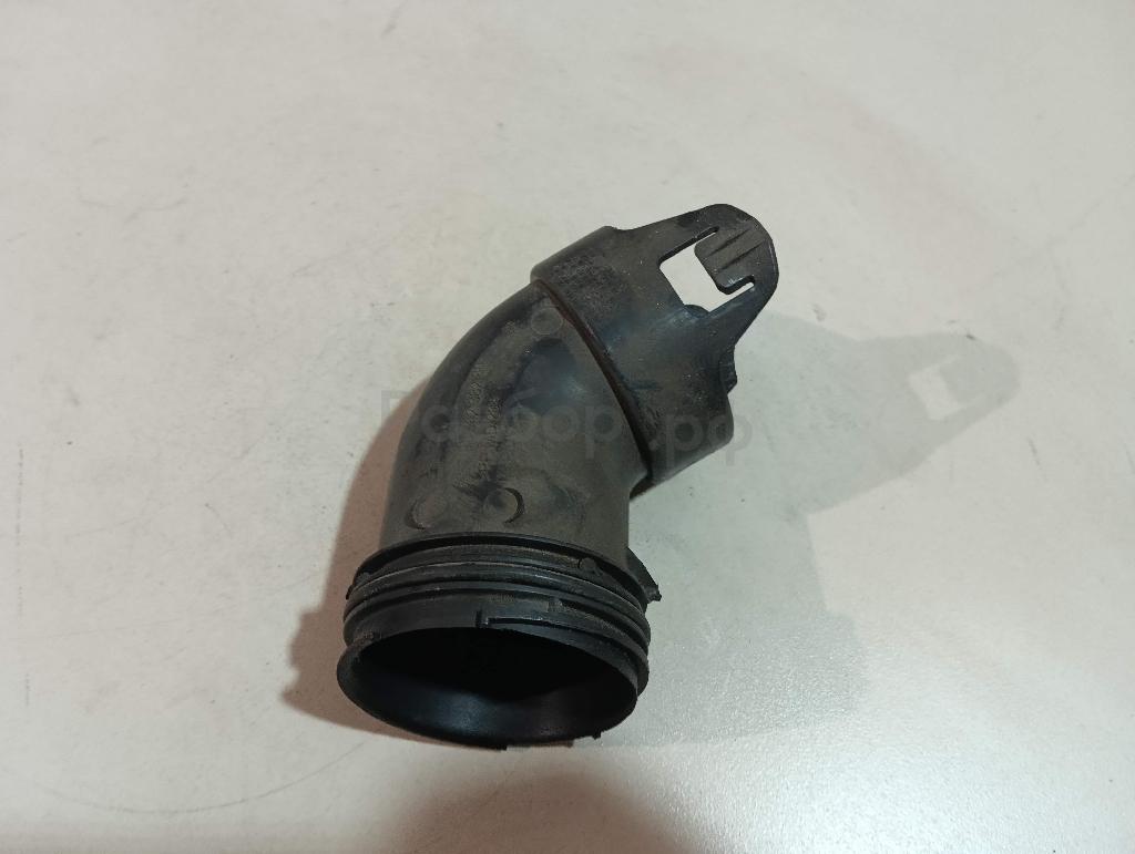 Патрубок воздушного фильтра