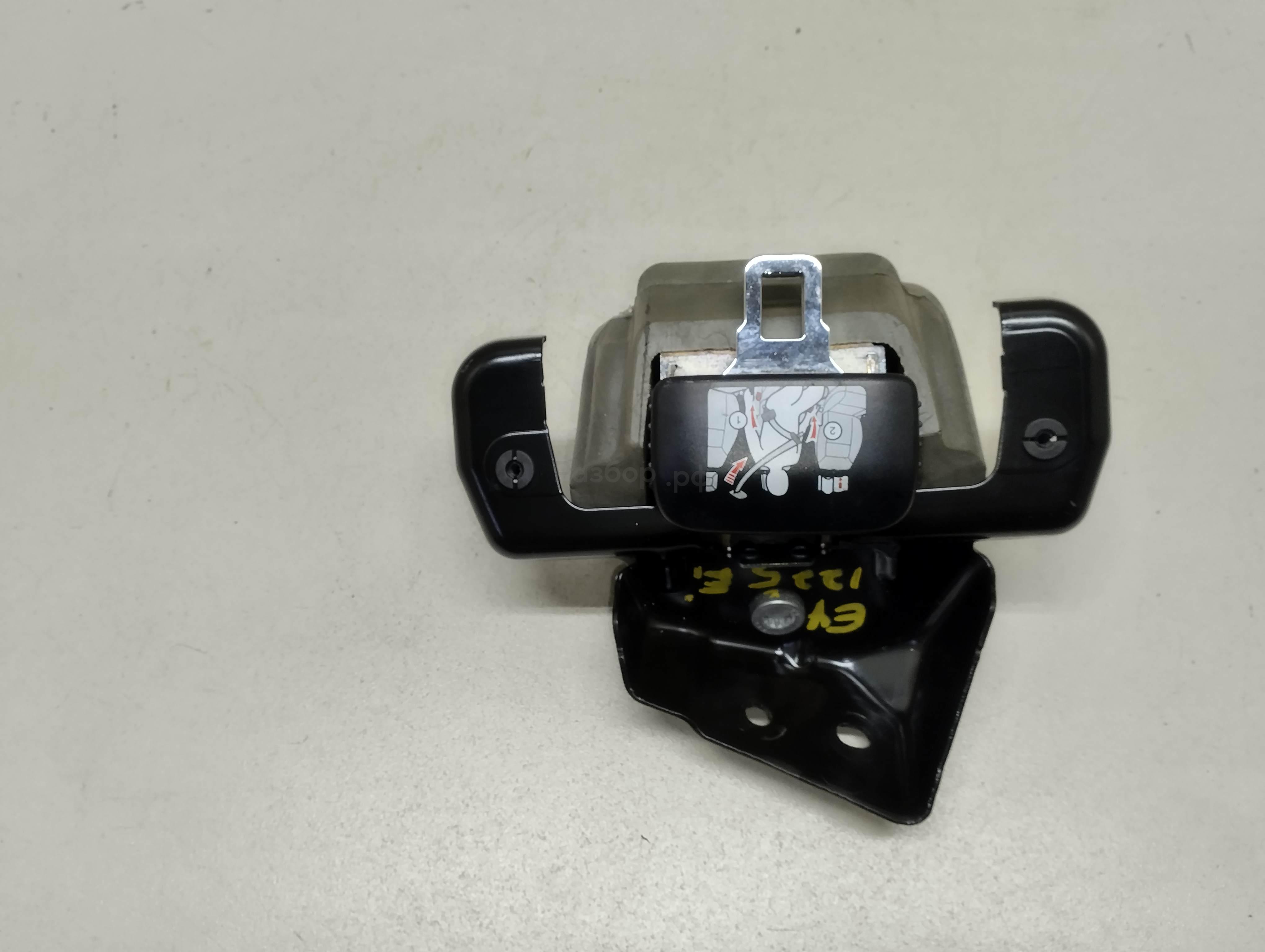 Ремень безопасности