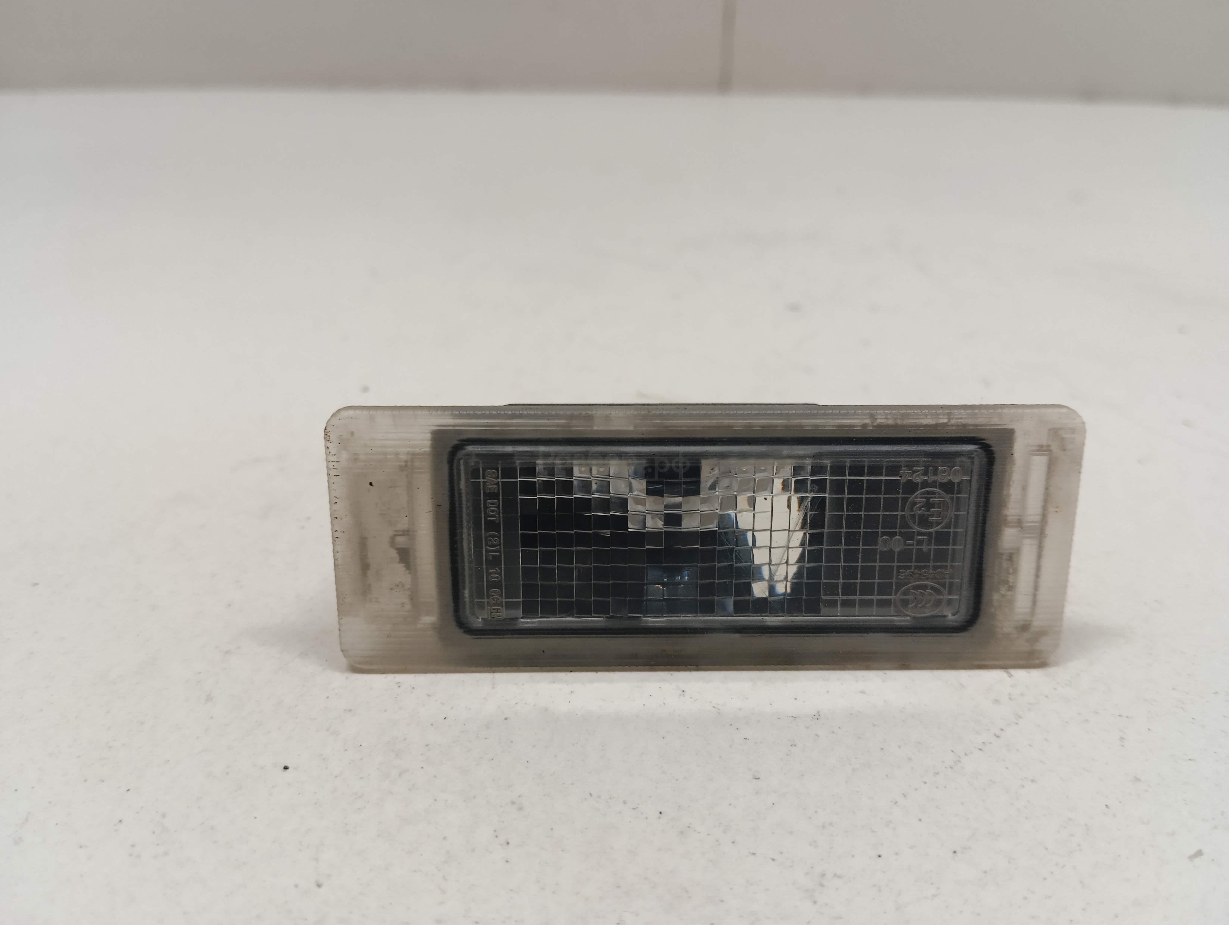 Фонарь подсветки номера