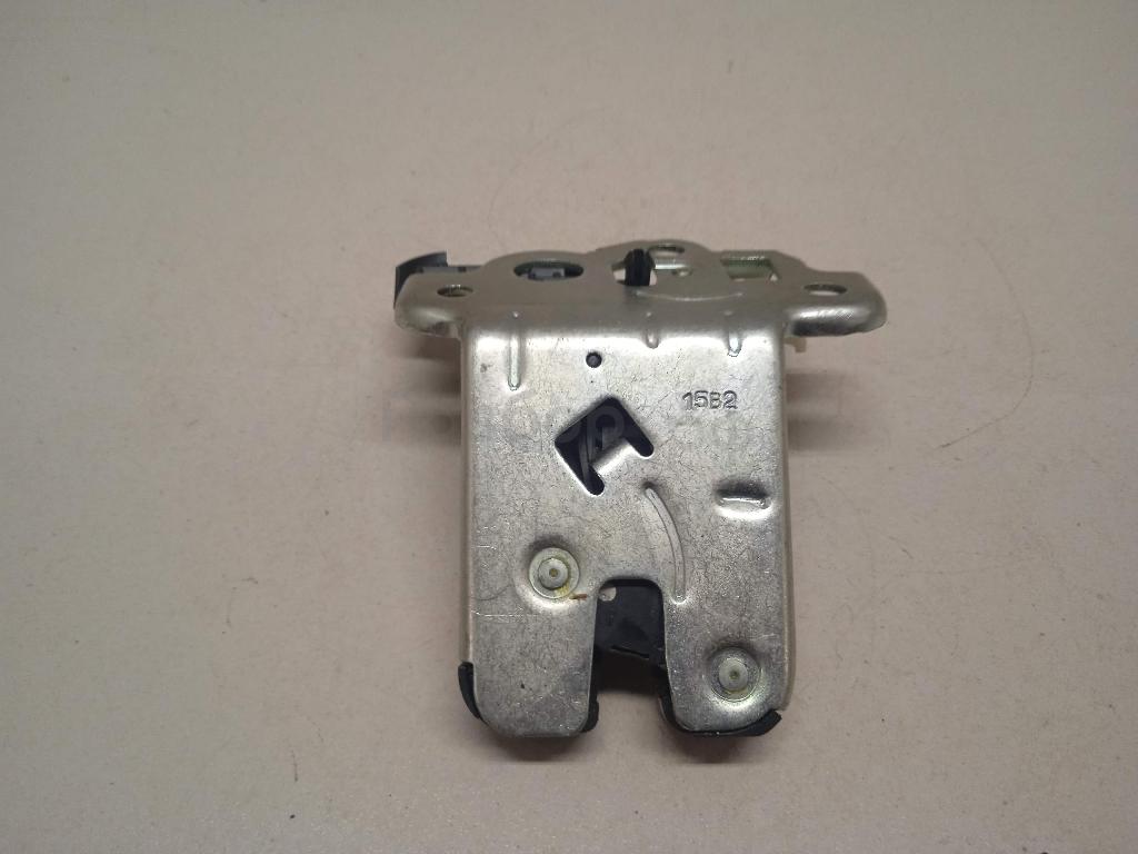 Замок багажника