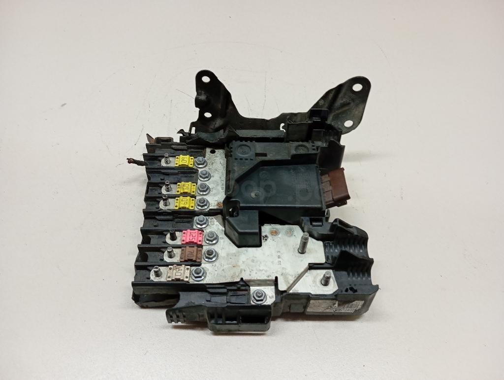 Блок предохранителей