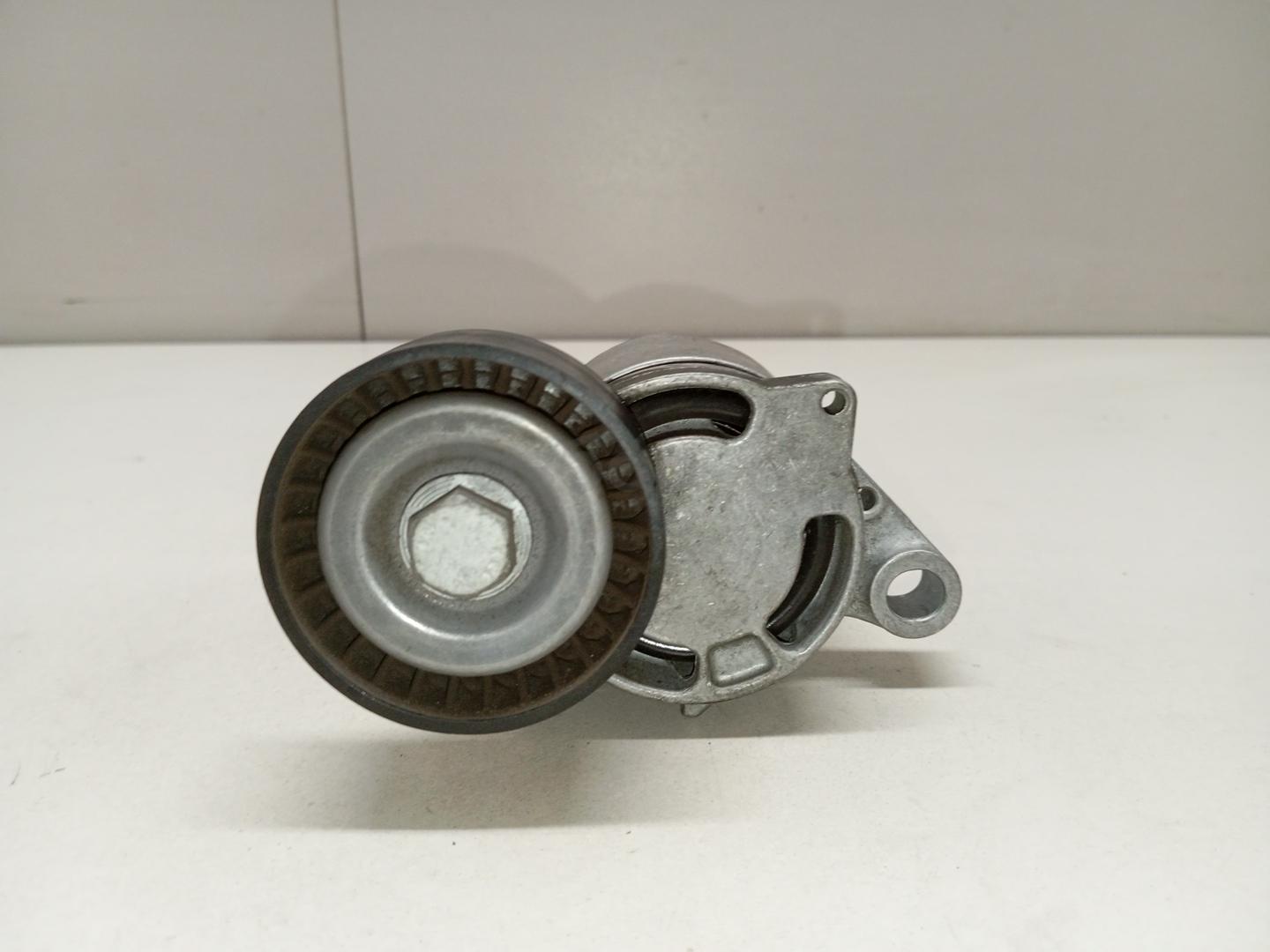 Натяжитель ремня