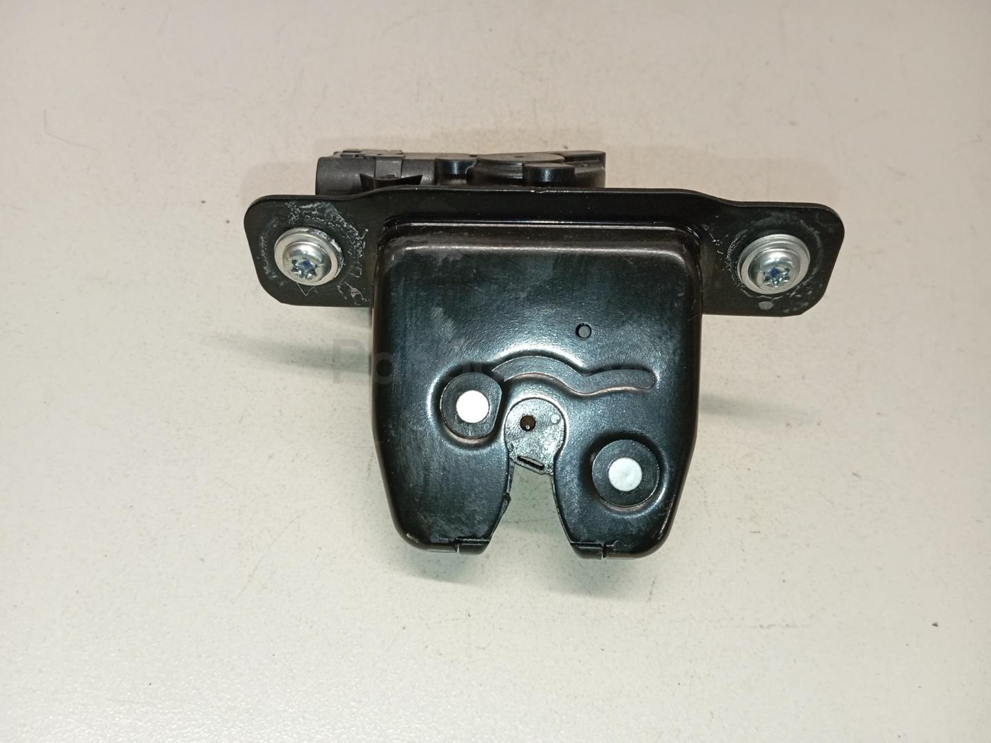 Замок багажника