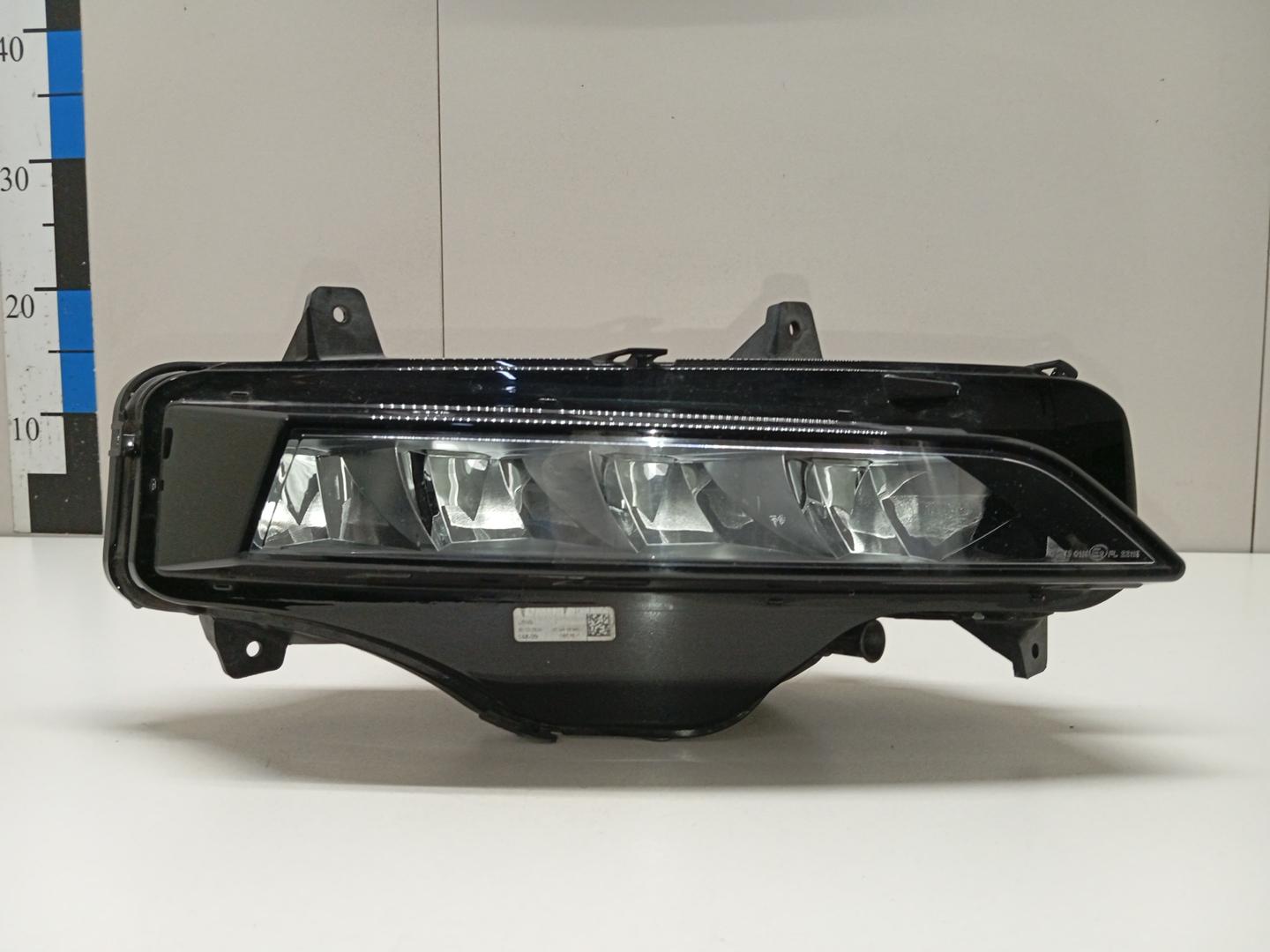 Фара противотуманная правая