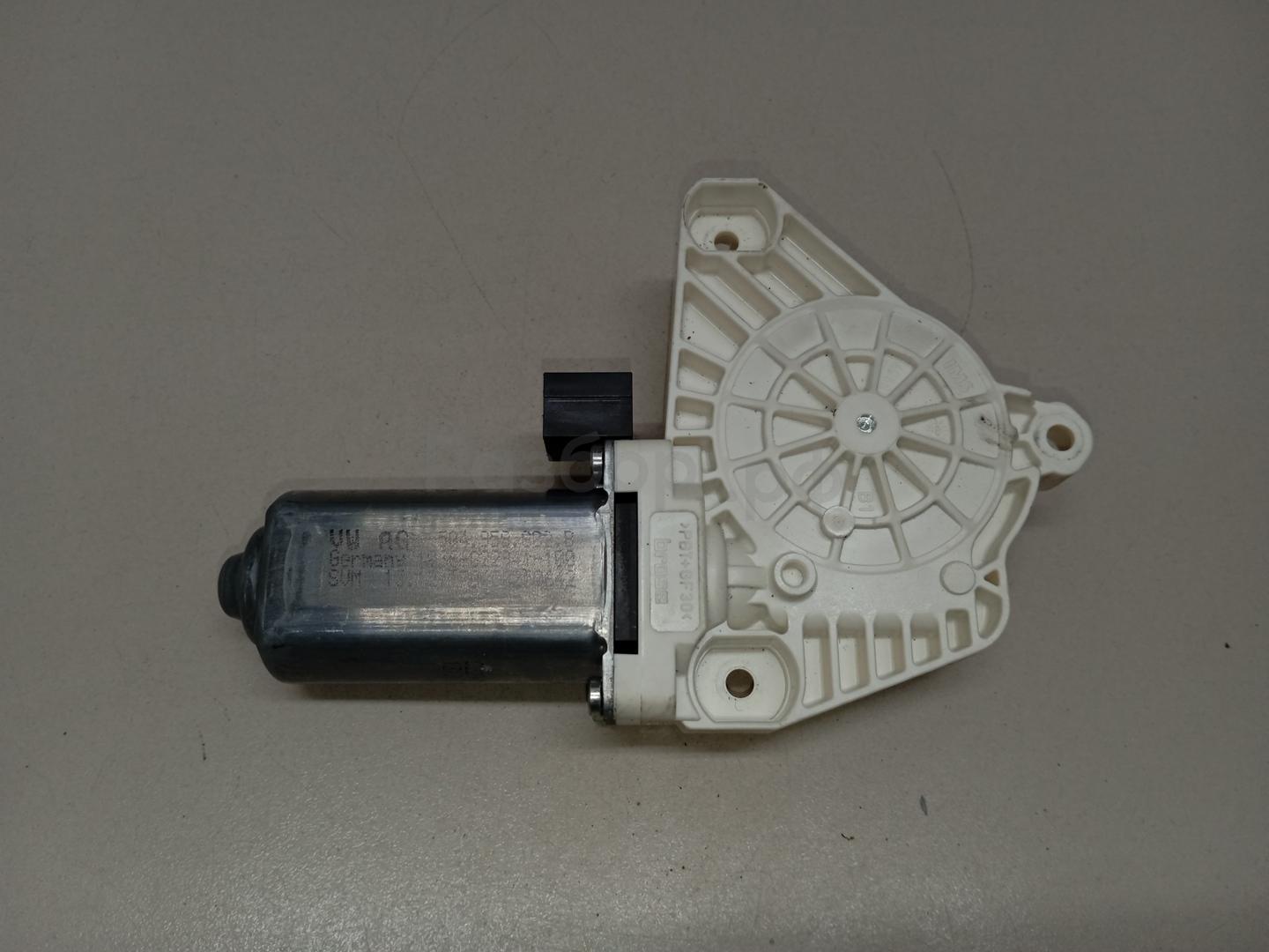 Моторчик стеклоподъемника