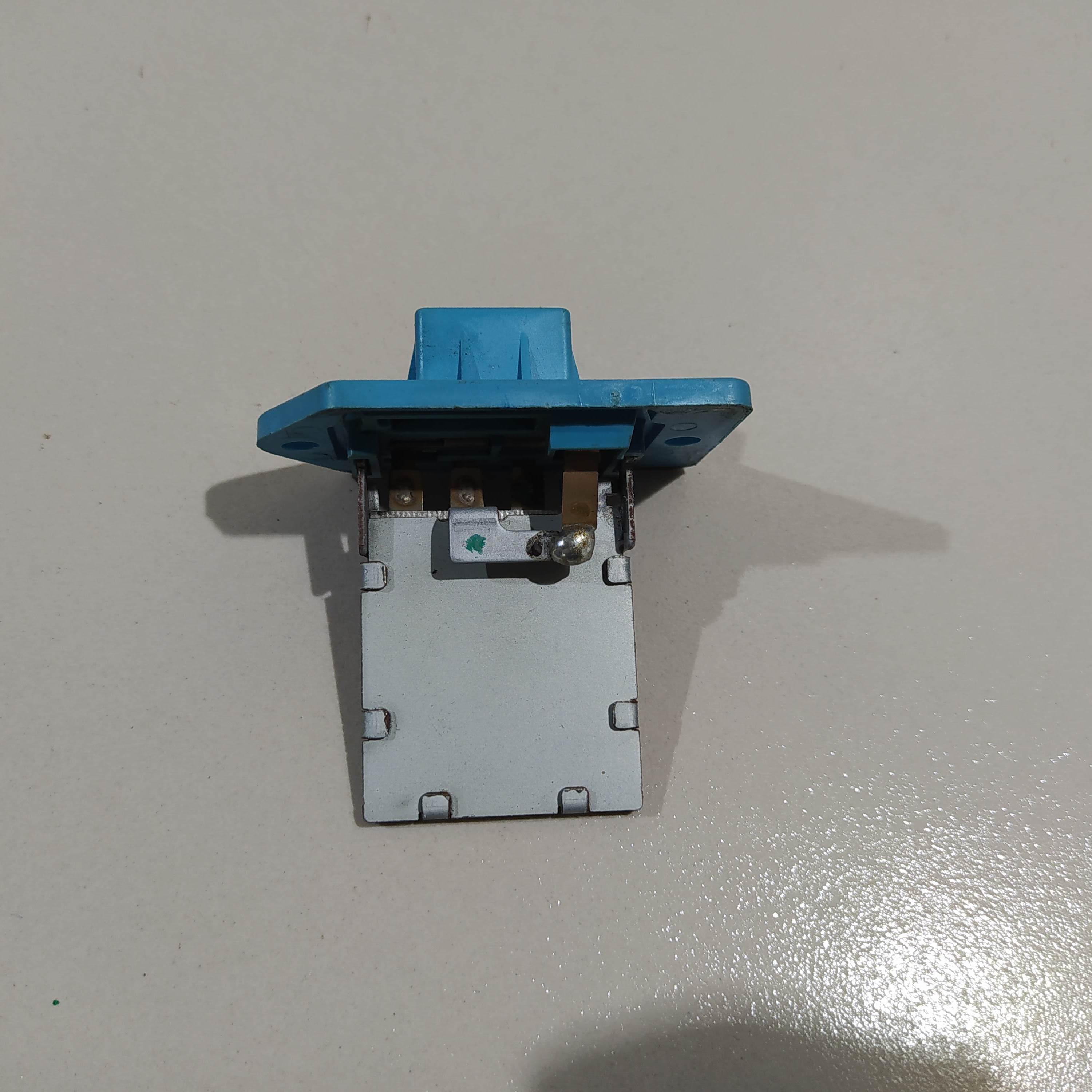 Резистор отопителя