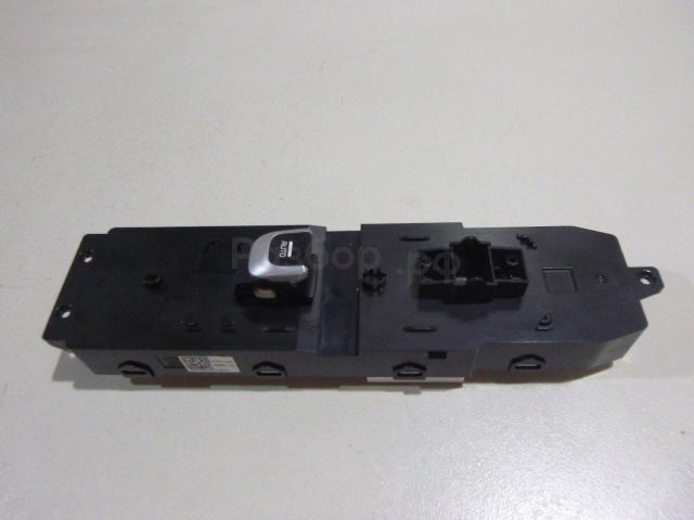 Кнопка стеклоподъемника