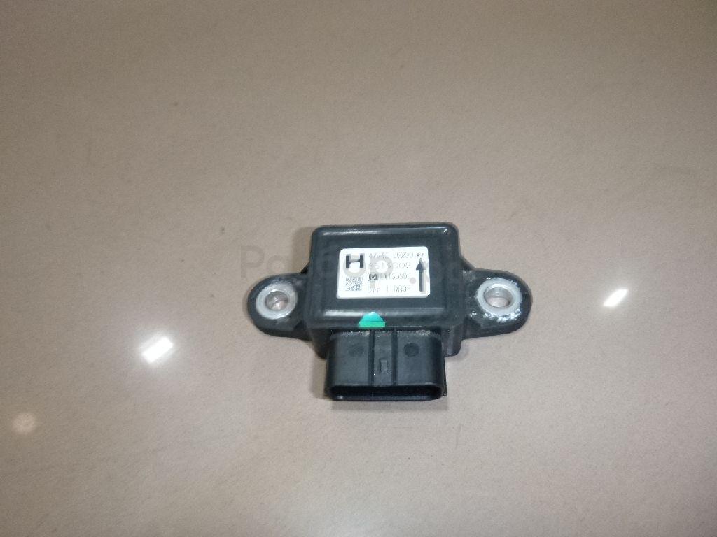 Датчик ускорения