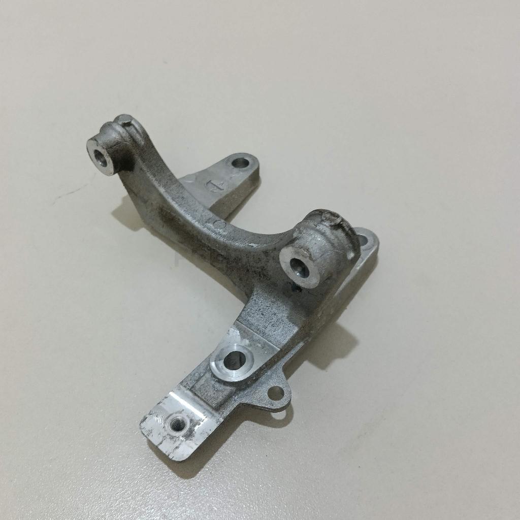 Кронштейн (сопут. товар)