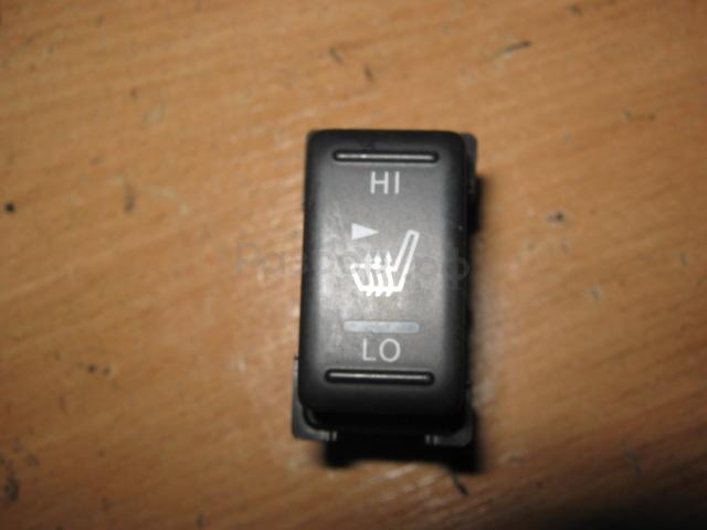 Кнопка обогрева сидений