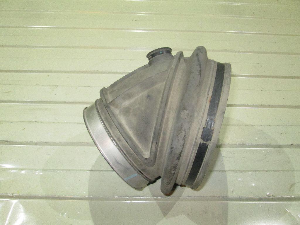 Патрубок воздушного фильтра