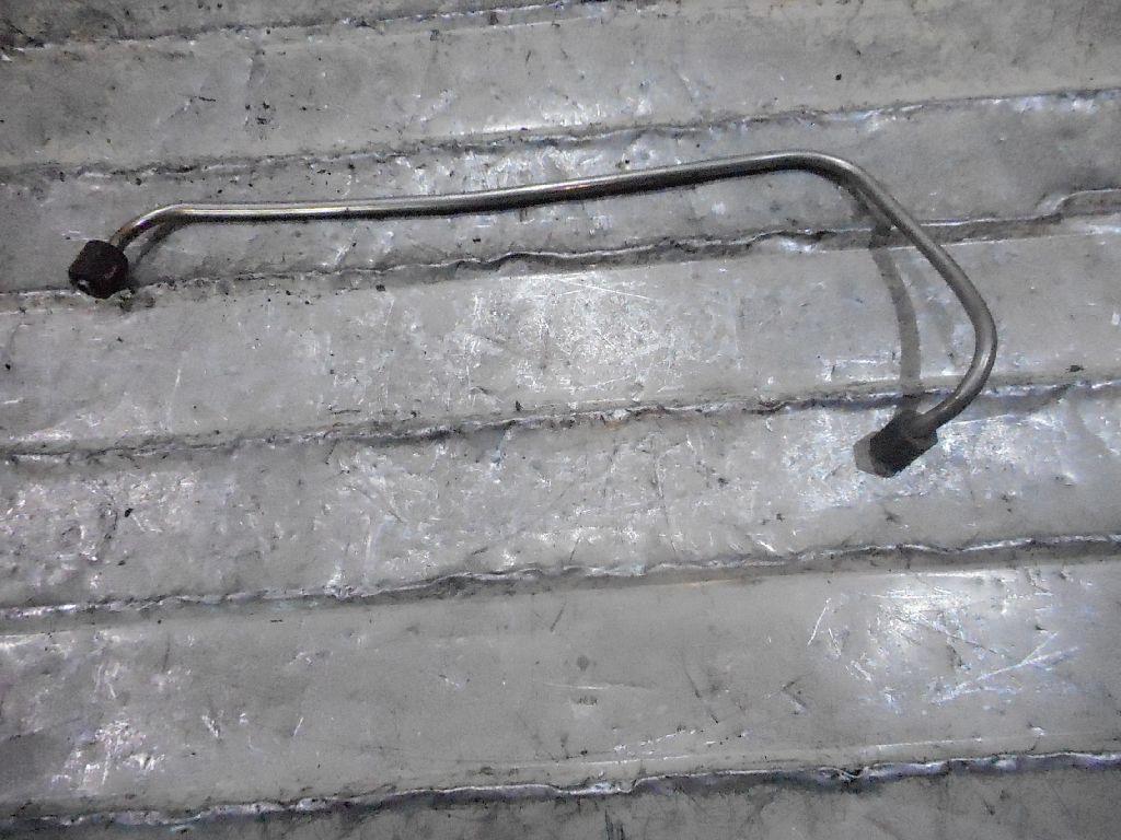 Трубка топливная