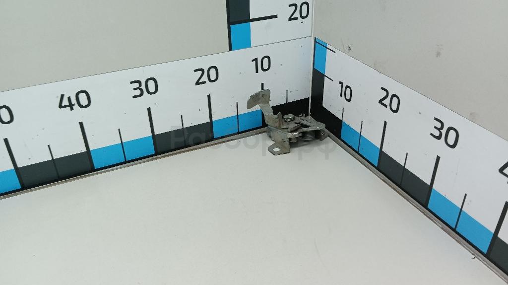 Замок капота