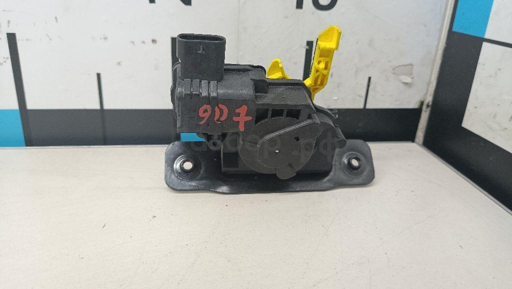 Замок багажника