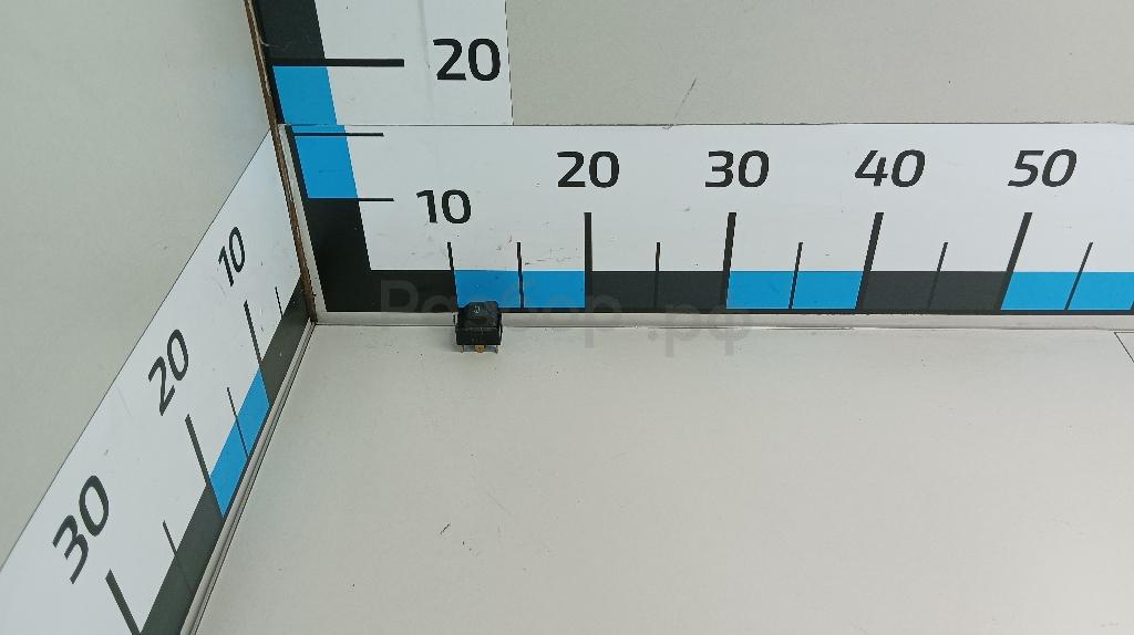 Кнопка стеклоподъемника